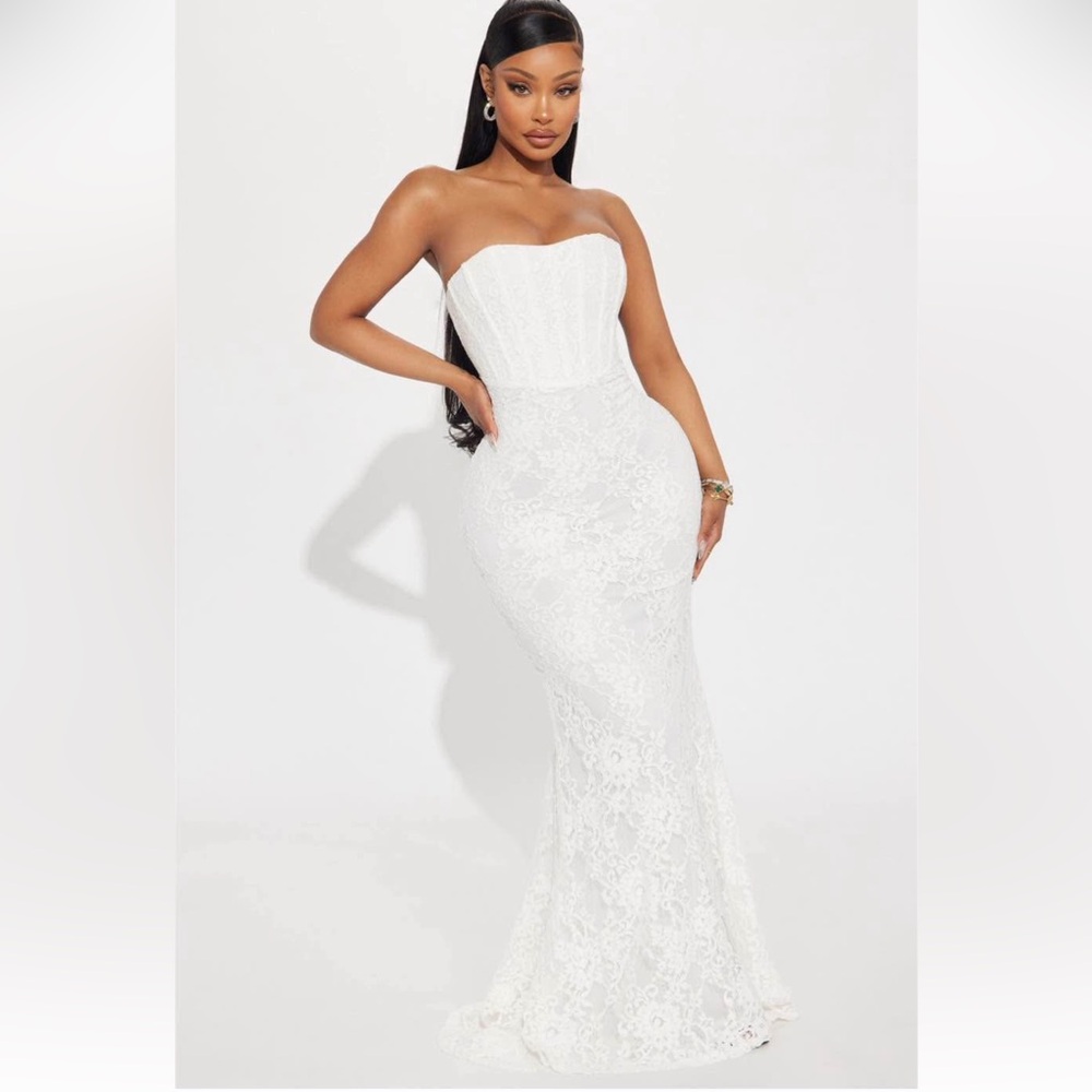 Fashion Nova Strapless White Lace Dress